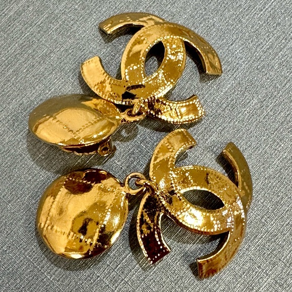 SOLD Chanel CC Hammered Dangle Earrings Clip On 1994 - Picture 4 of 14